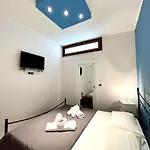 Civico 8 Alexander Apartman